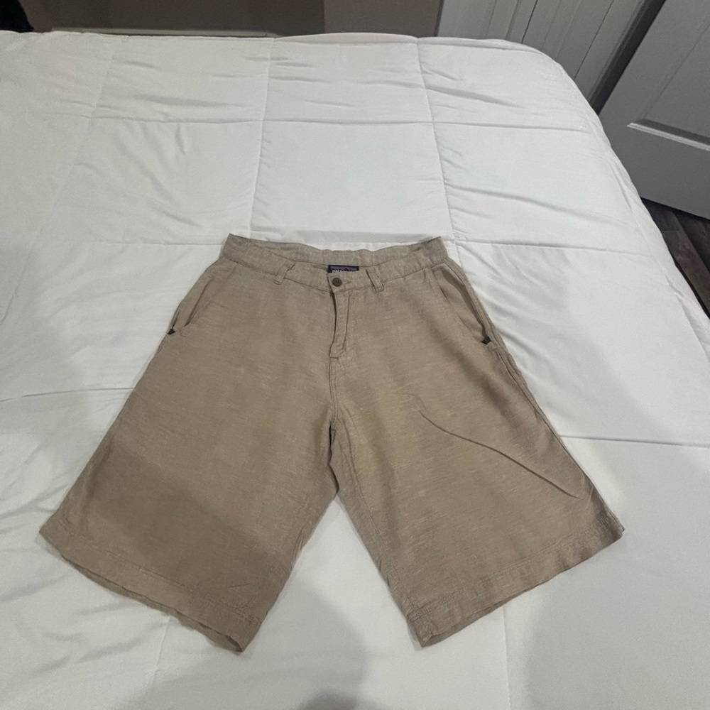 Patagonia Men's Beige Flat Front Shorts